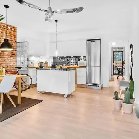 Luxury In Center With Canal View! 아파트